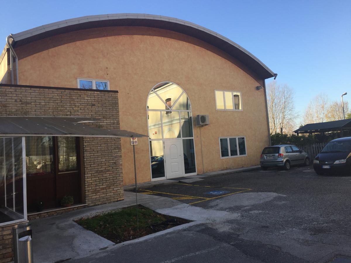 Hotel Ristorante "La Stazione" Cordovado Екстериор снимка